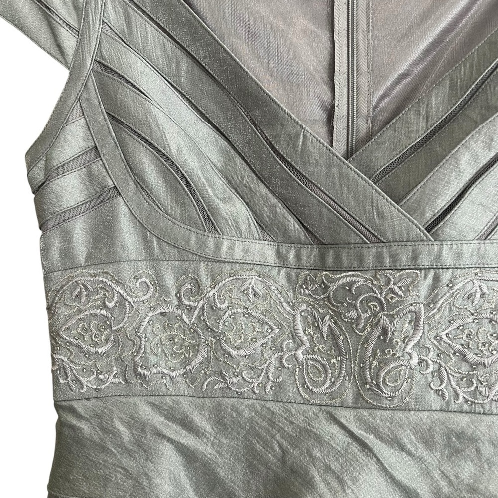 Adrianna Papell Silver Cap Sleeve Layered Gown Embellished Dress Size 6 - Picture 3 of 14